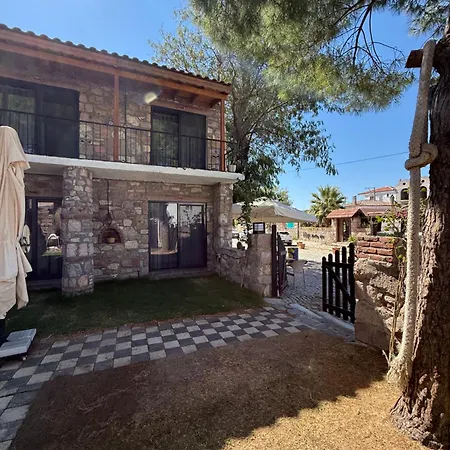 Privat bolig Stone Retreat In Kuecuekkoey